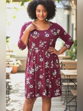 Torrid Berry Floral Fit & Flare Dress Size 2 2X 3/4 Sleeve Rayon Stretch